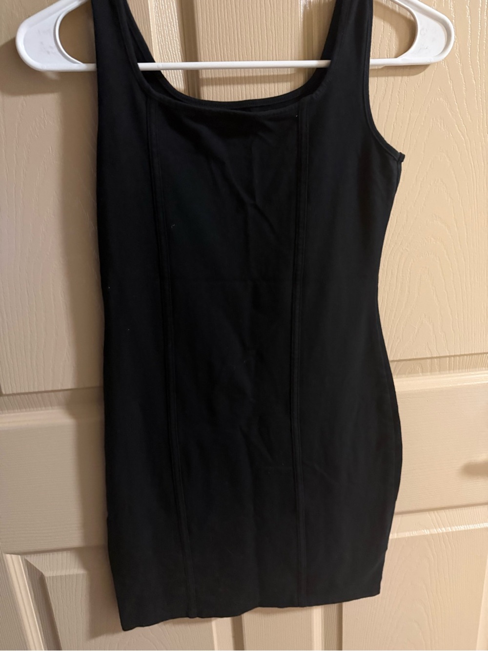 Classic Black Sleeveless Bodycon Dress